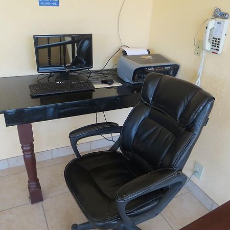 Travelodge By Wyndham Dodge City Ngoại thất bức ảnh
