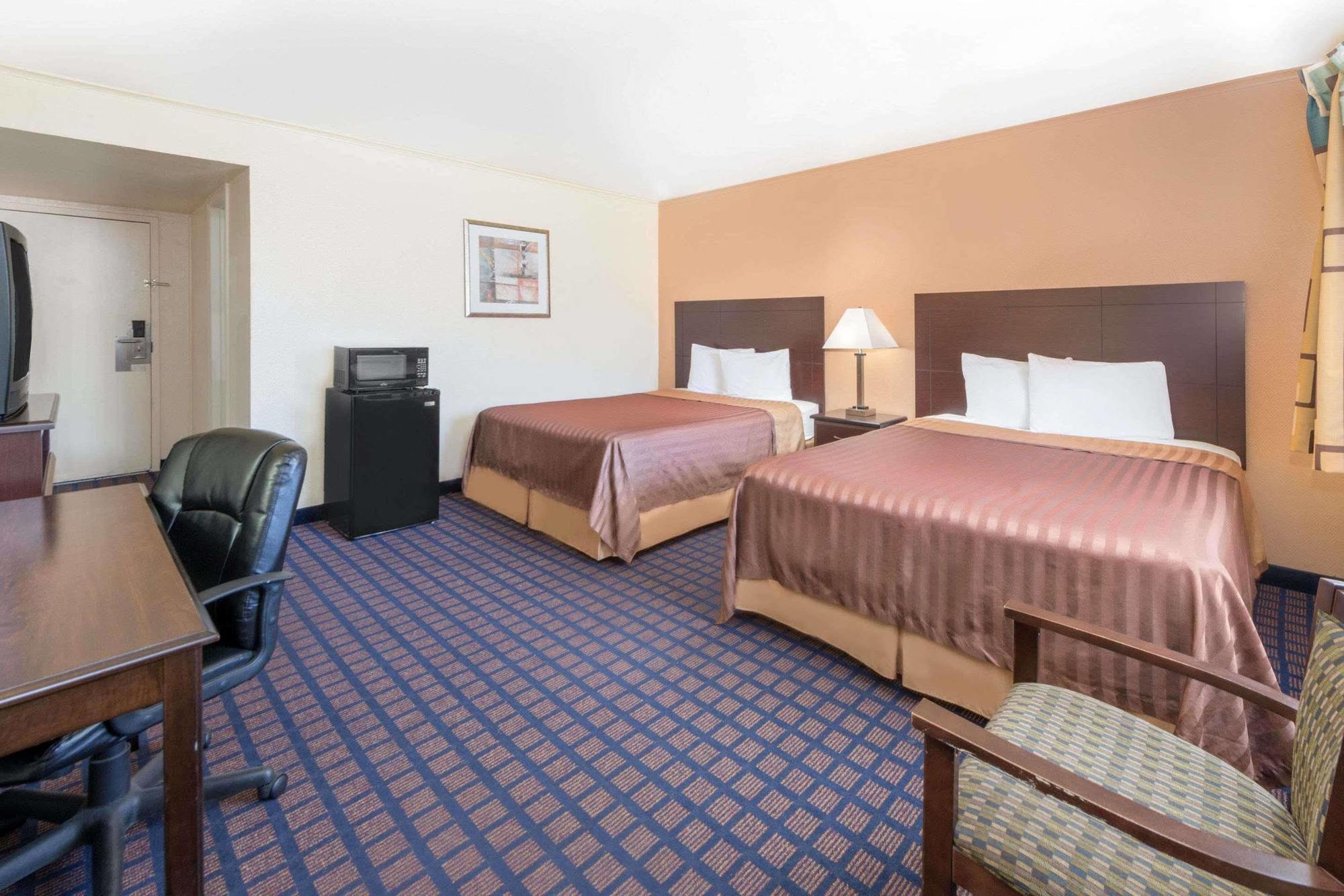 Travelodge By Wyndham Dodge City Ngoại thất bức ảnh