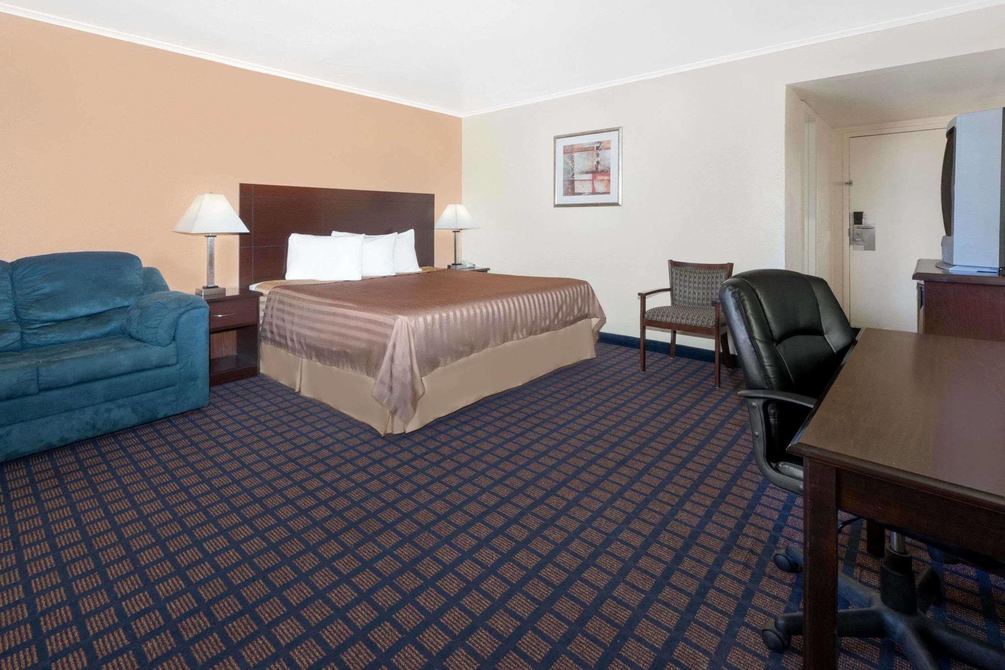 Travelodge By Wyndham Dodge City Ngoại thất bức ảnh